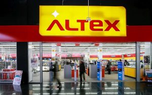 Un nou magazin Altex in Campina